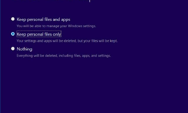 Bấm dấu t&iacute;ch v&agrave;o Keep personal files only rồi chọn Next để tiếp tục
