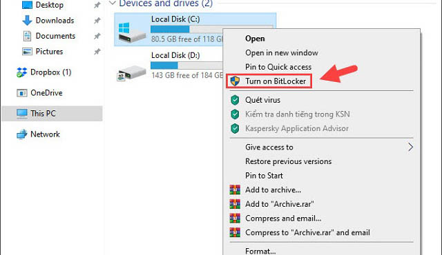 Click chuột phải vào ổ đĩa muốn bảo mật và chọn Turn on Bitlocker