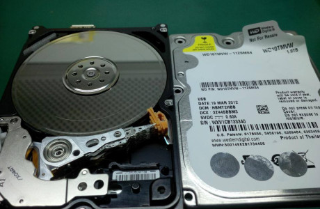 Đĩa cứng bị trầy mâm có thể cứu được dữ liệu ?