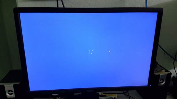 Dấu hiệu để nhận biết Laptop bị m&agrave;n h&igrave;nh xanh