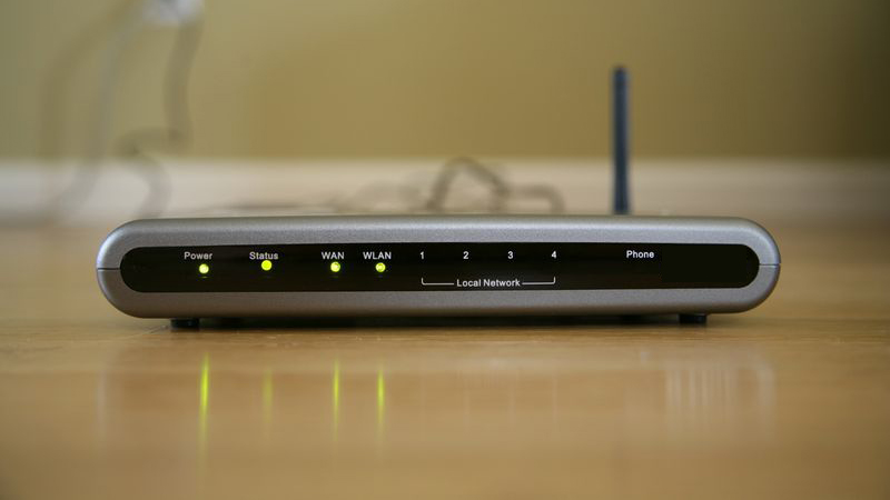 Kiểm tra đèn tín hiệu là cách đơn giản để biết ai đang sử dụng WiFi nhà bạn Kiểm tra đèn tín hiệu trên router