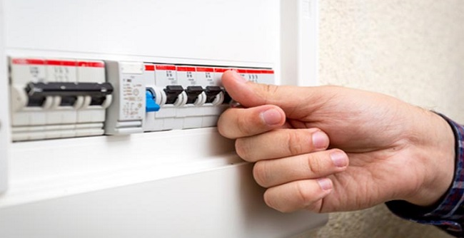 Ngắt điện và kiểm tra