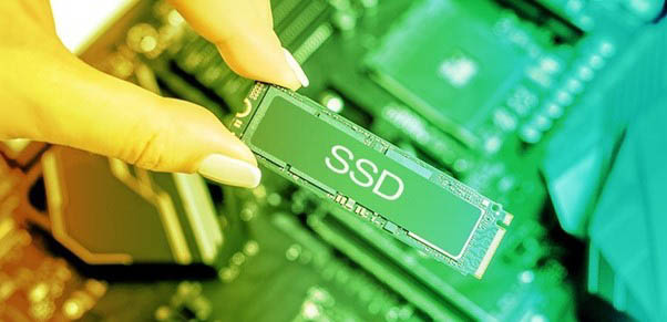 Sử dụng ổ SSD gi&uacute;p m&aacute;y chạy nhanh hơn