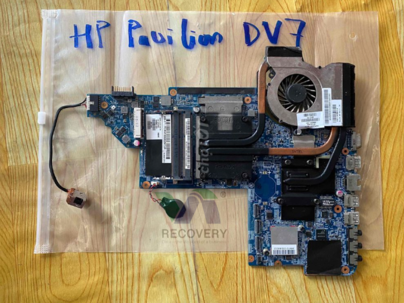 Các thành phần chính trên main laptop